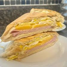 Hamon con queso y huevo