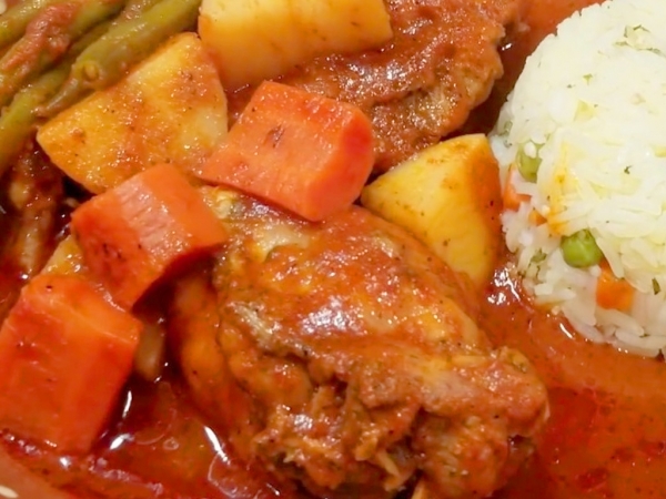 Pollo guisado /Stuff chicken